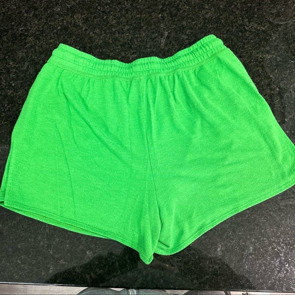 Beyond Yoga On Vacation Short- medium - Picture 4 of 4